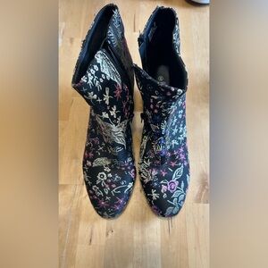 Giant Tiger brand floral brocade boots. Size 9. Heel to toe almost 10 inches